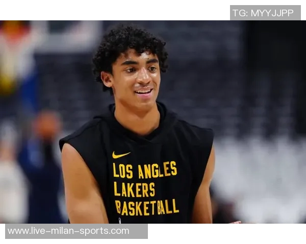 雷迪克谈球队氛围提升称互动改善助力团队凝聚力增强 雷迪克谈球队氛围提升称互动改善助力团队凝聚力增强