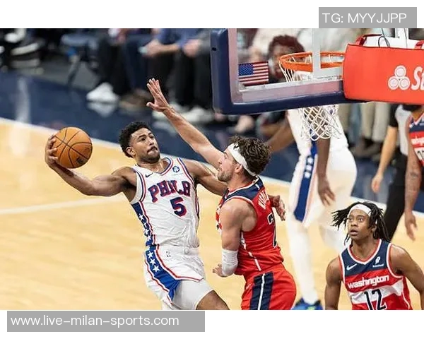 米切尔半场表现抢眼16分钟内高效贡献12分3板1助1断1帽 米切尔半场表现抢眼16分钟内高效贡献12分3板1助1断1帽