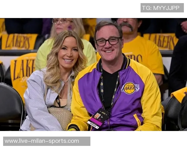 杰西巴斯直言在湖人队遭遇敌意感受后妈身份的压力与挑战